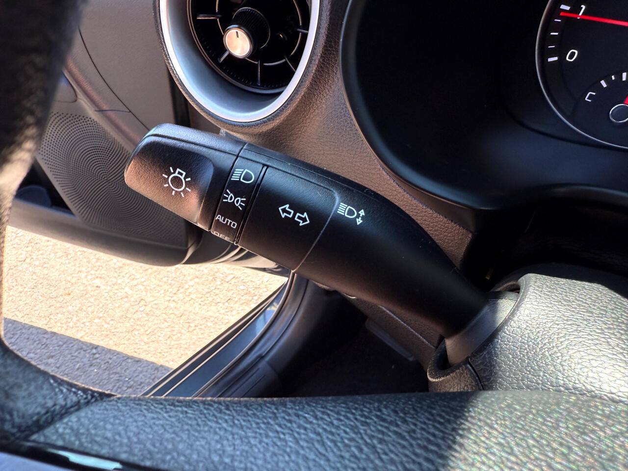 Vehicle image 22 of 24