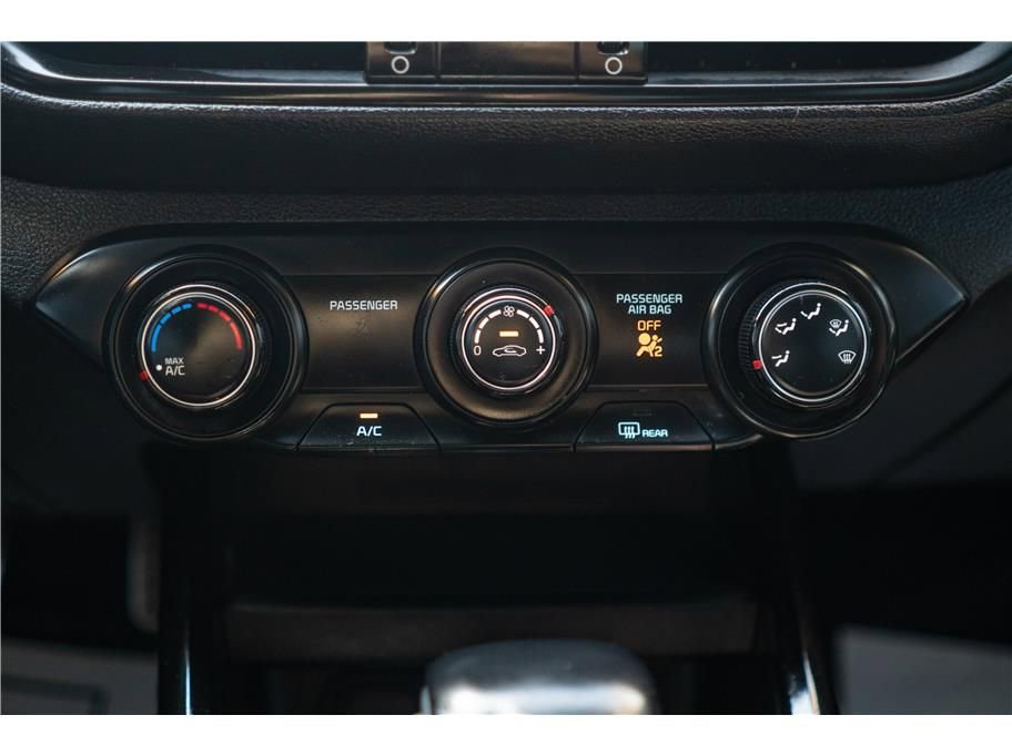 Vehicle image 15 of 42