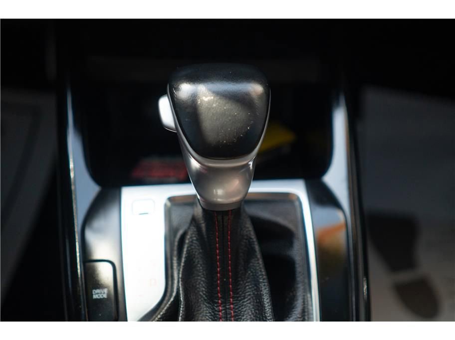 Vehicle image 16 of 42