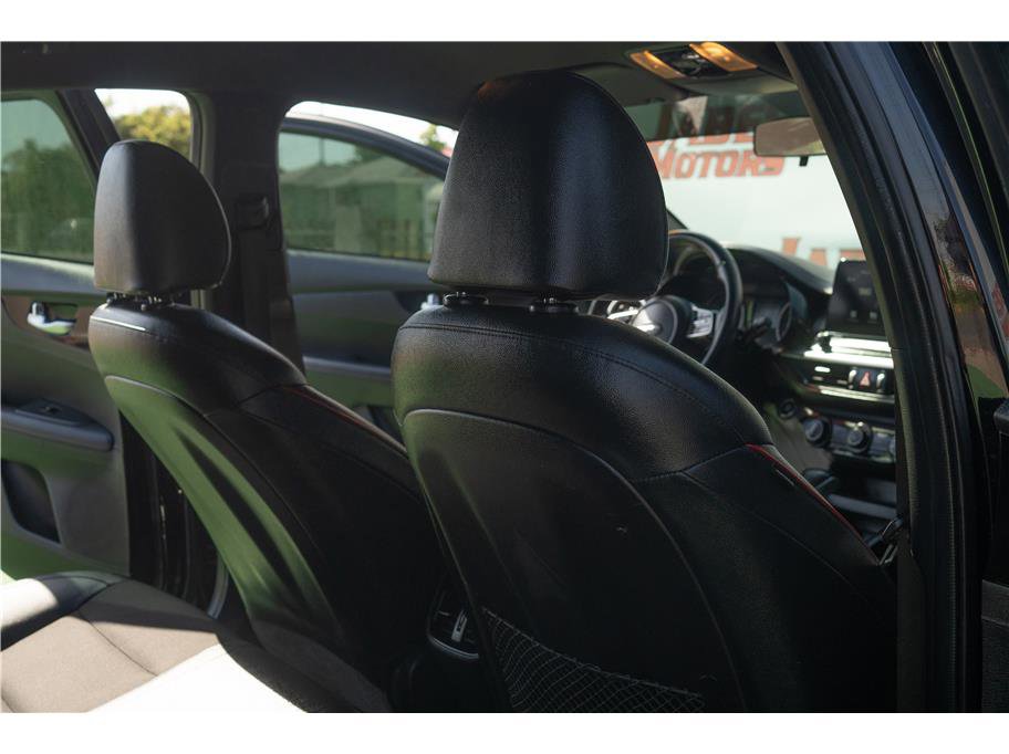 Vehicle image 31 of 42