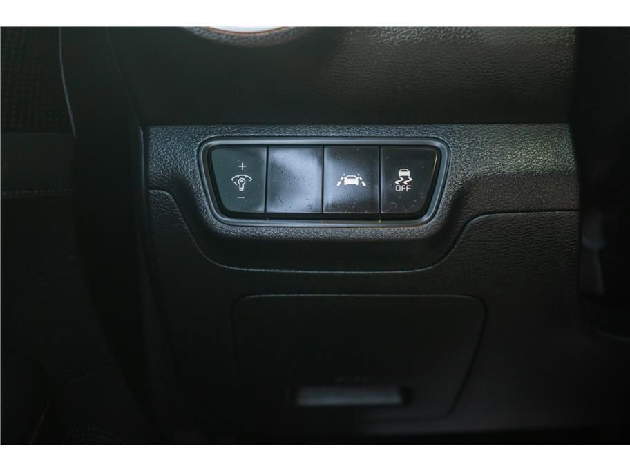 Vehicle image 13 of 42