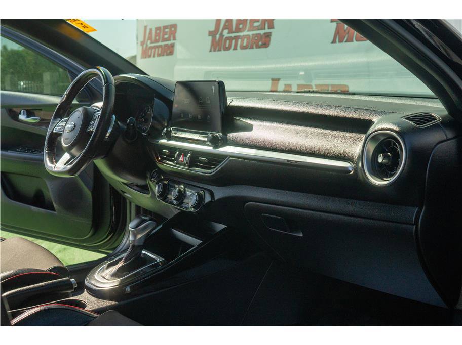 Vehicle image 30 of 42