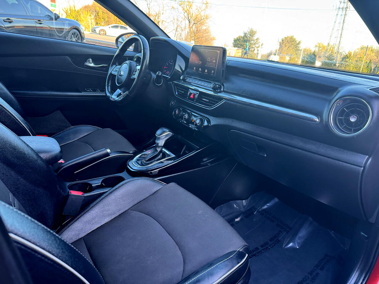 Vehicle image 33 of 50