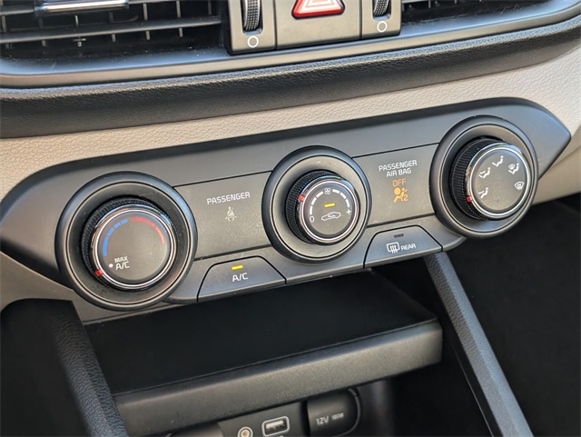Vehicle image 25 of 29