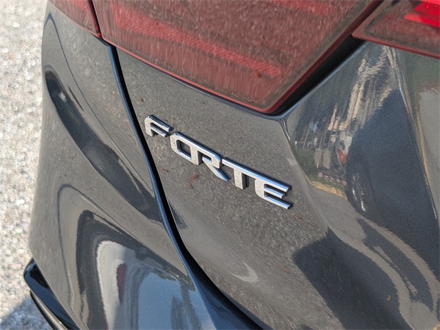 Vehicle image 16 of 29