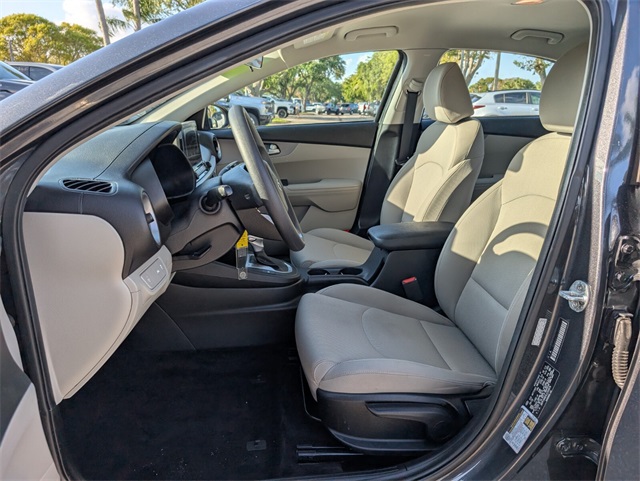 Vehicle image 9 of 29