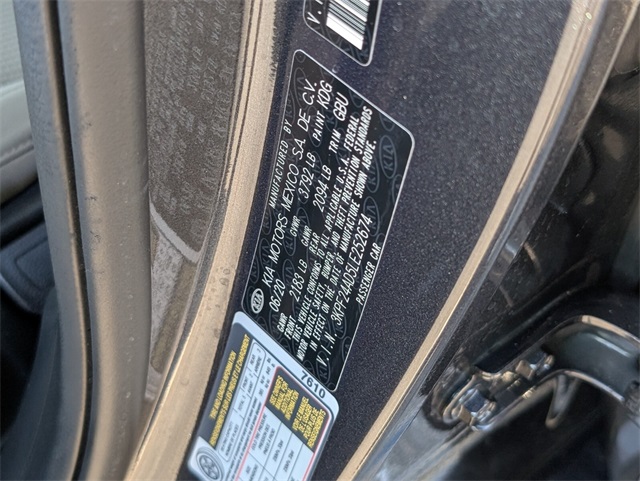 Vehicle image 21 of 29