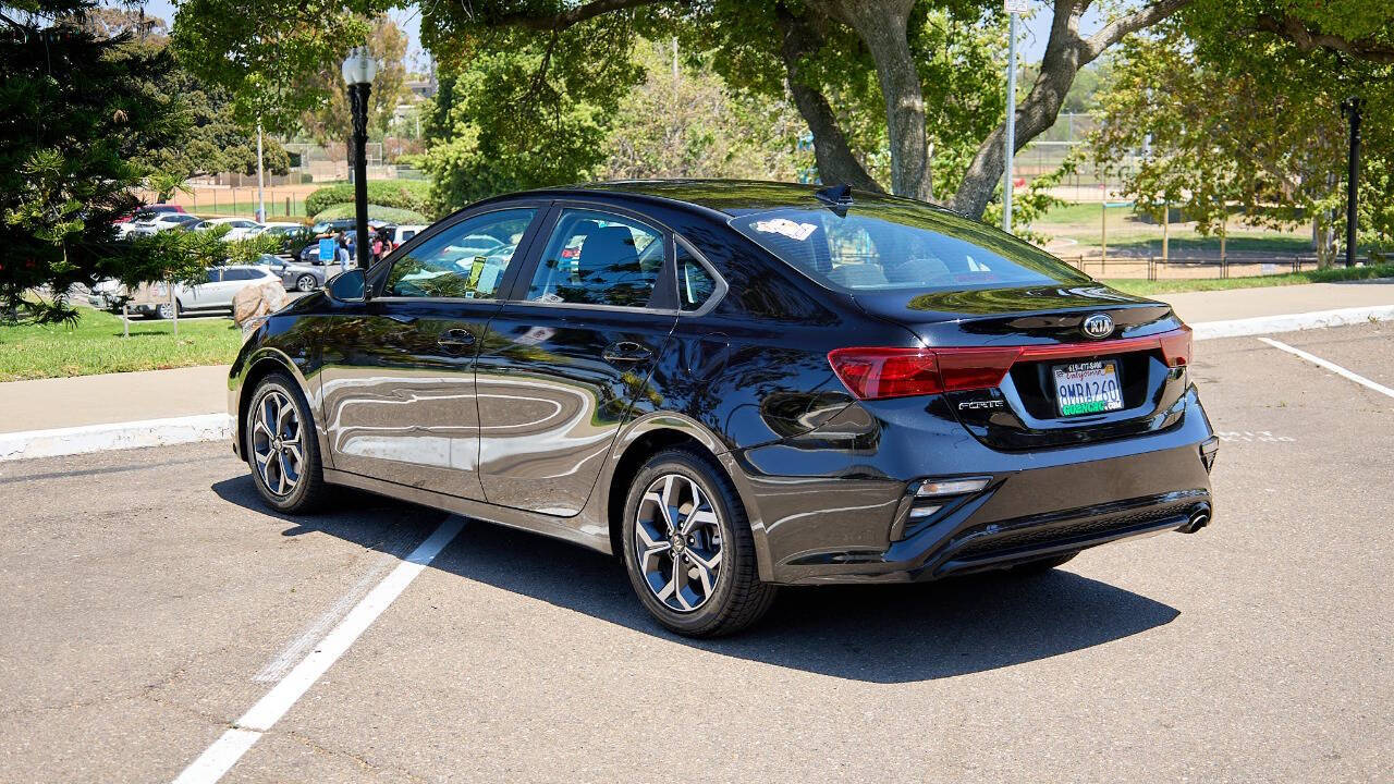 Vehicle image 9 of 25