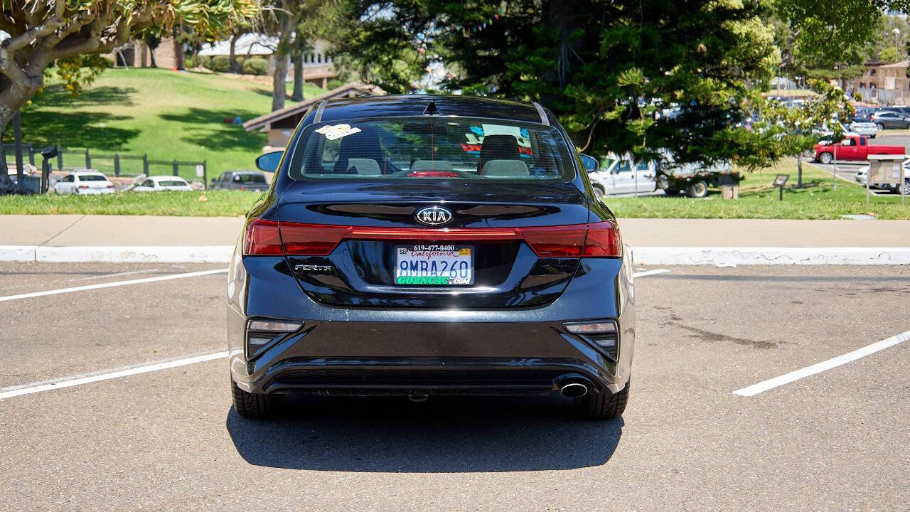 Vehicle image 8 of 25