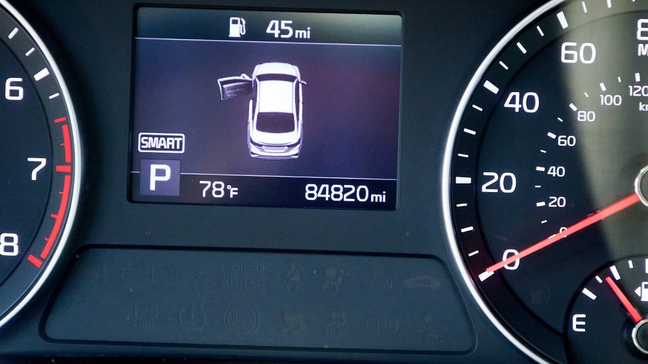 Vehicle image 22 of 25
