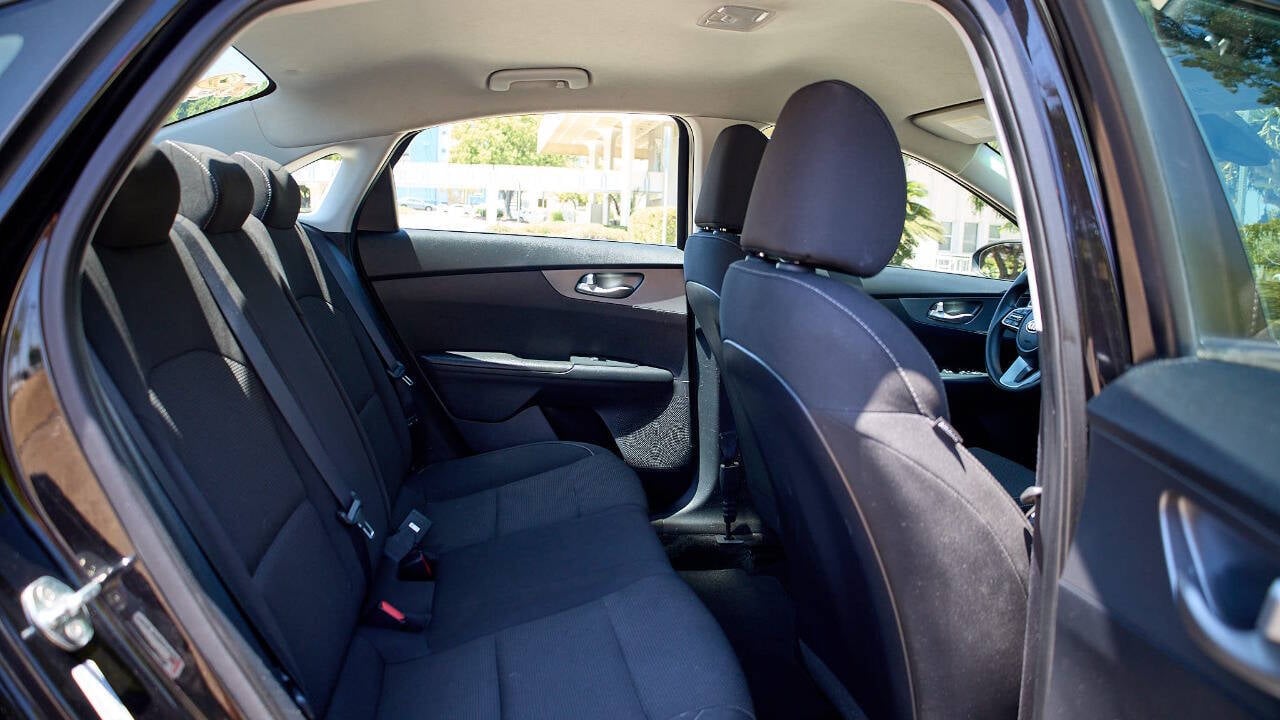 Vehicle image 14 of 25