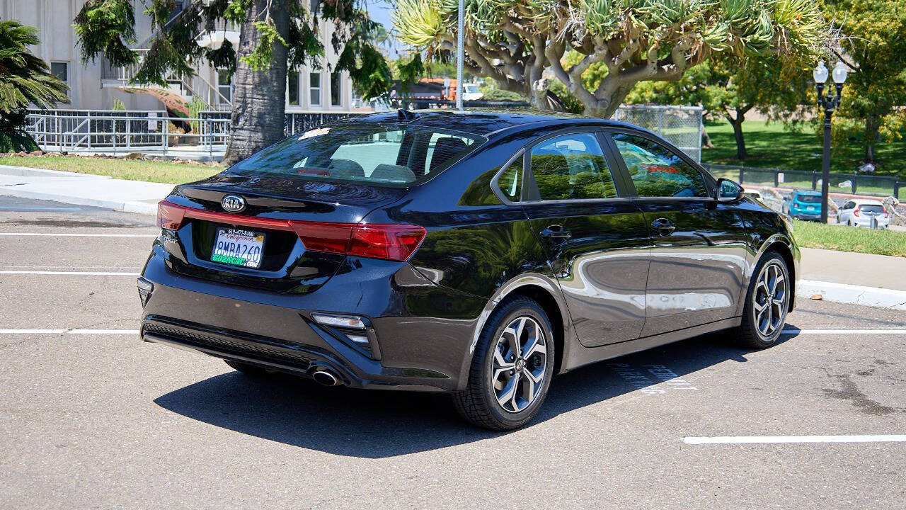Vehicle image 7 of 25