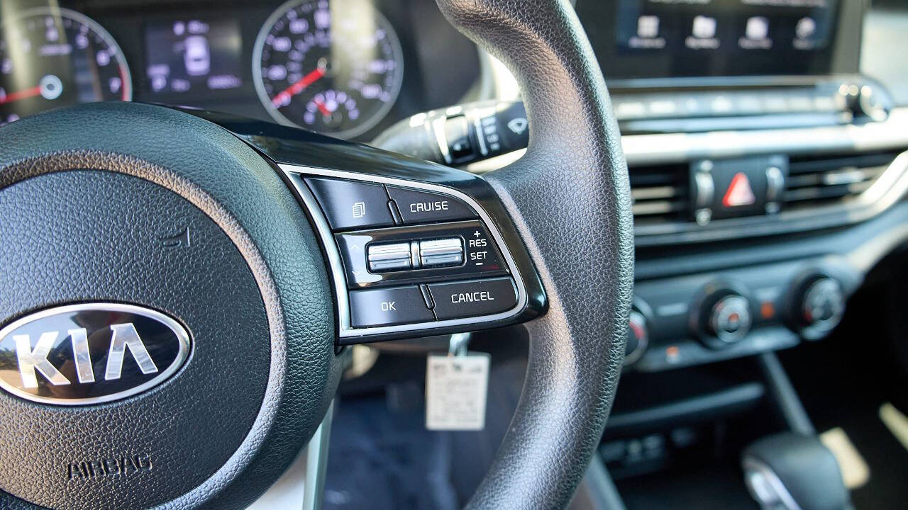Vehicle image 21 of 25