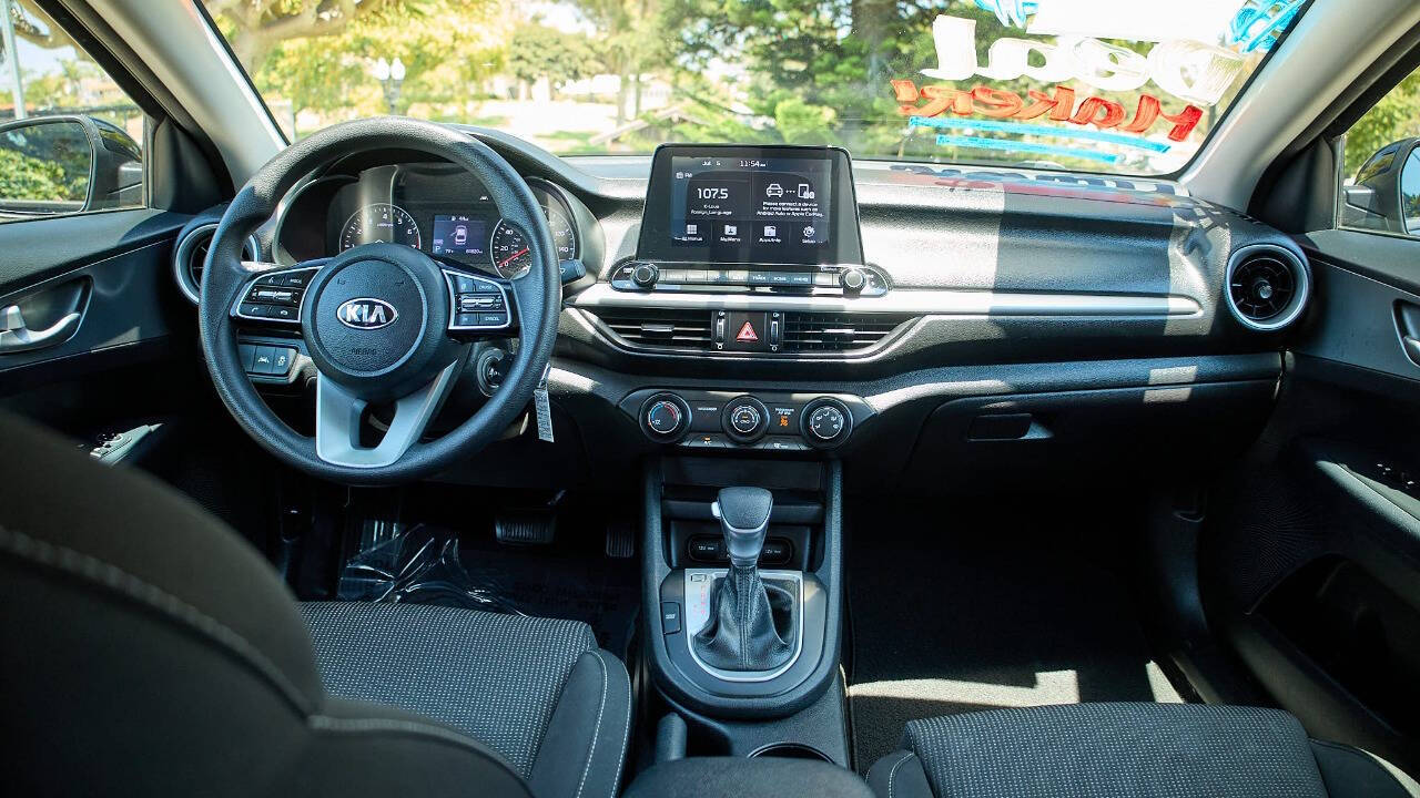 Vehicle image 16 of 25