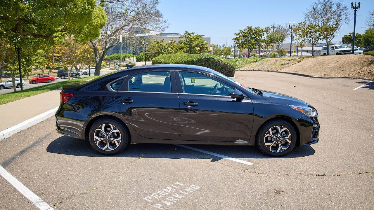 Vehicle image 6 of 25