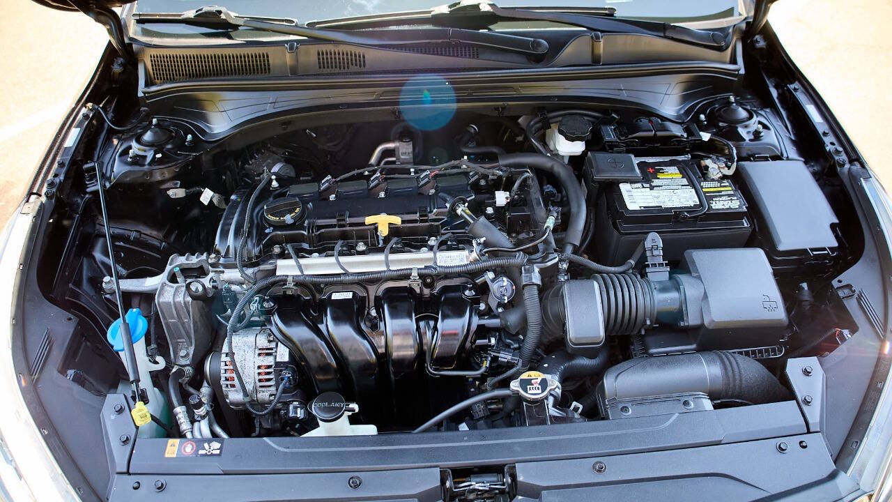 Vehicle image 11 of 25