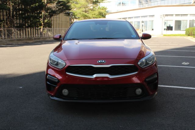 2020 Kia Forte LXS Image 2 of 36