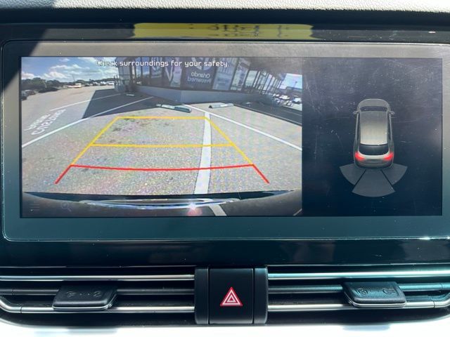 Vehicle image 33 of 59