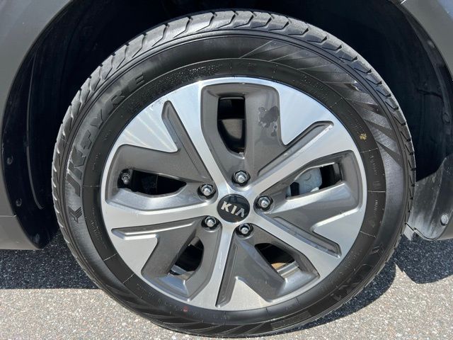 Vehicle image 13 of 59