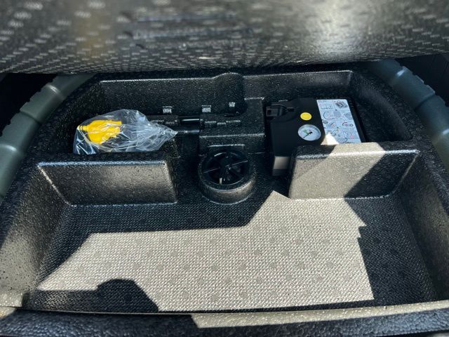 Vehicle image 22 of 59