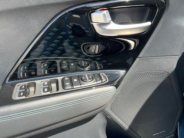 Vehicle image 24 of 59