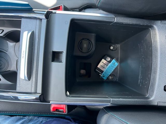 Vehicle image 36 of 59