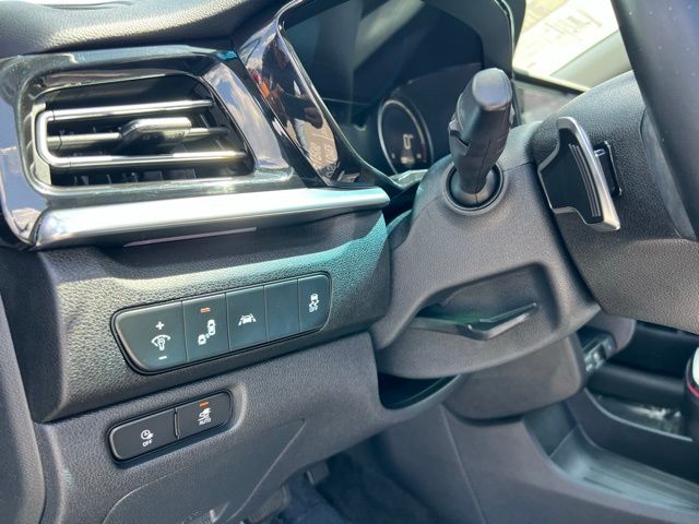 Vehicle image 27 of 59