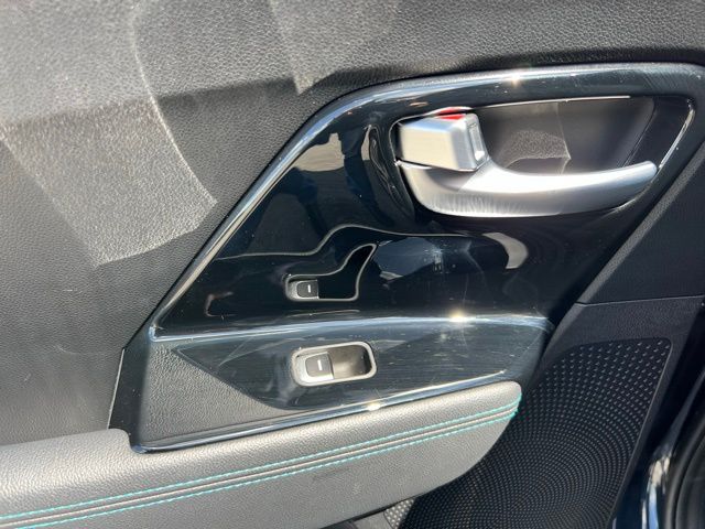 Vehicle image 38 of 59