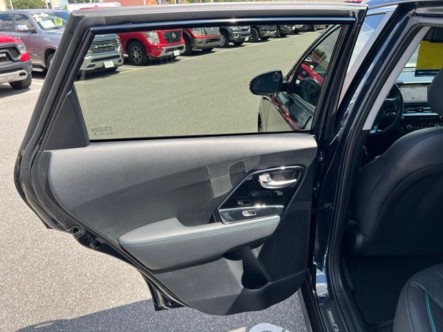 Vehicle image 37 of 59