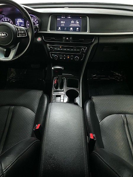 Vehicle image 14 of 26