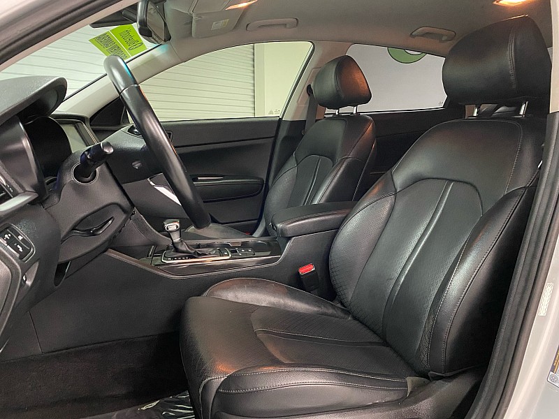 Vehicle image 16 of 26