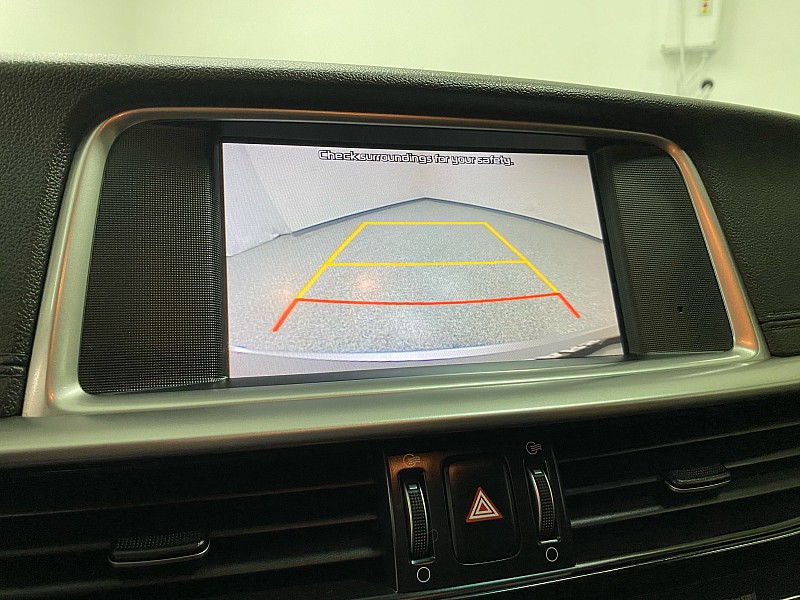 Vehicle image 10 of 26