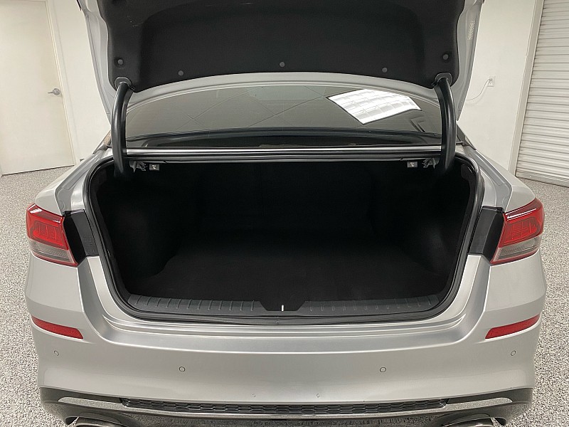 Vehicle image 18 of 26