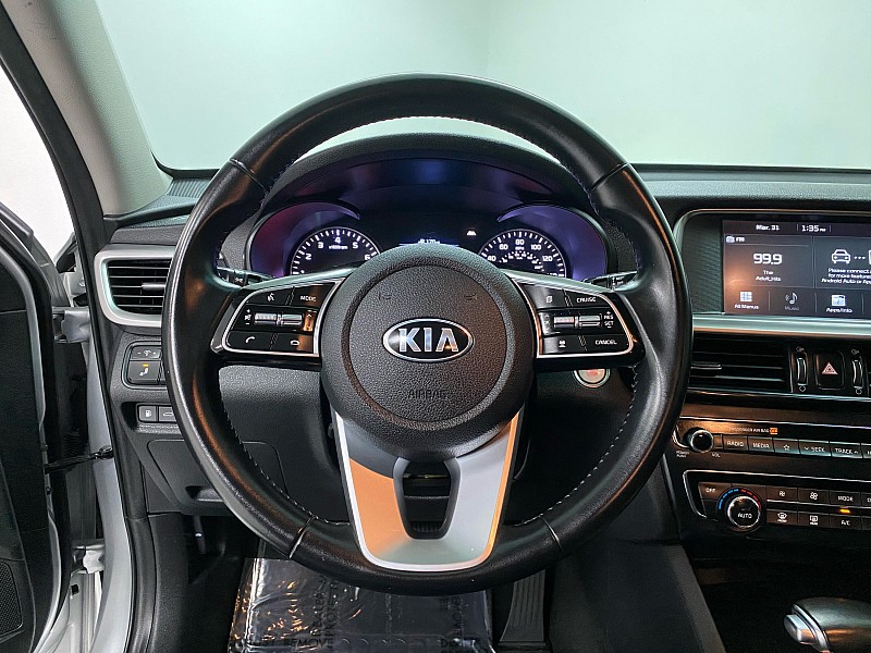 Vehicle image 9 of 26