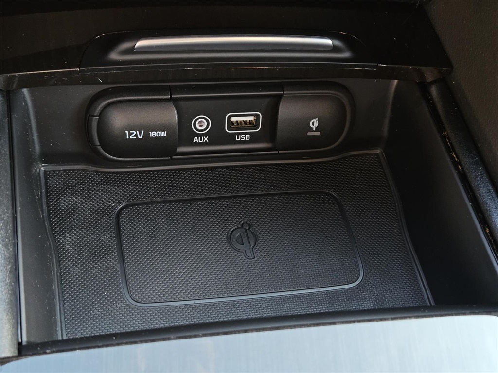 Vehicle image 22 of 30