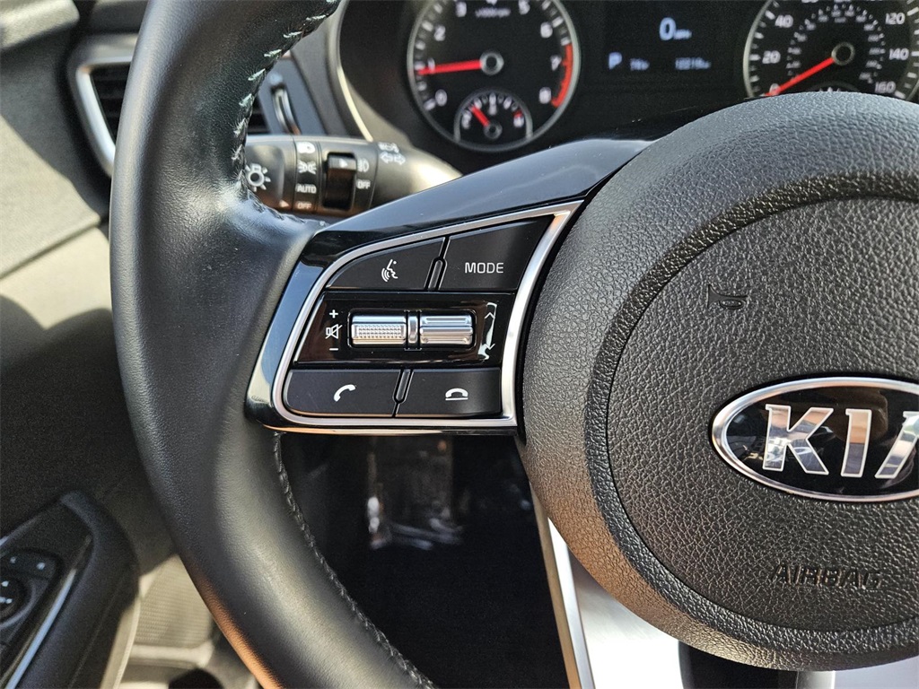 Vehicle image 27 of 30