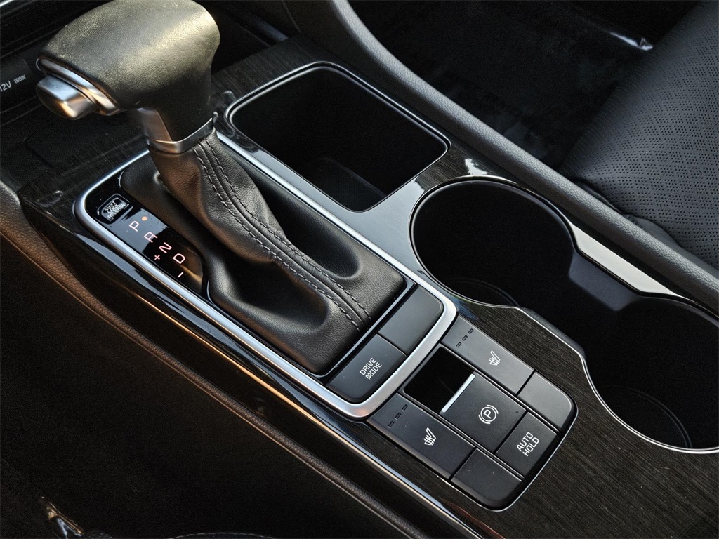Vehicle image 23 of 30
