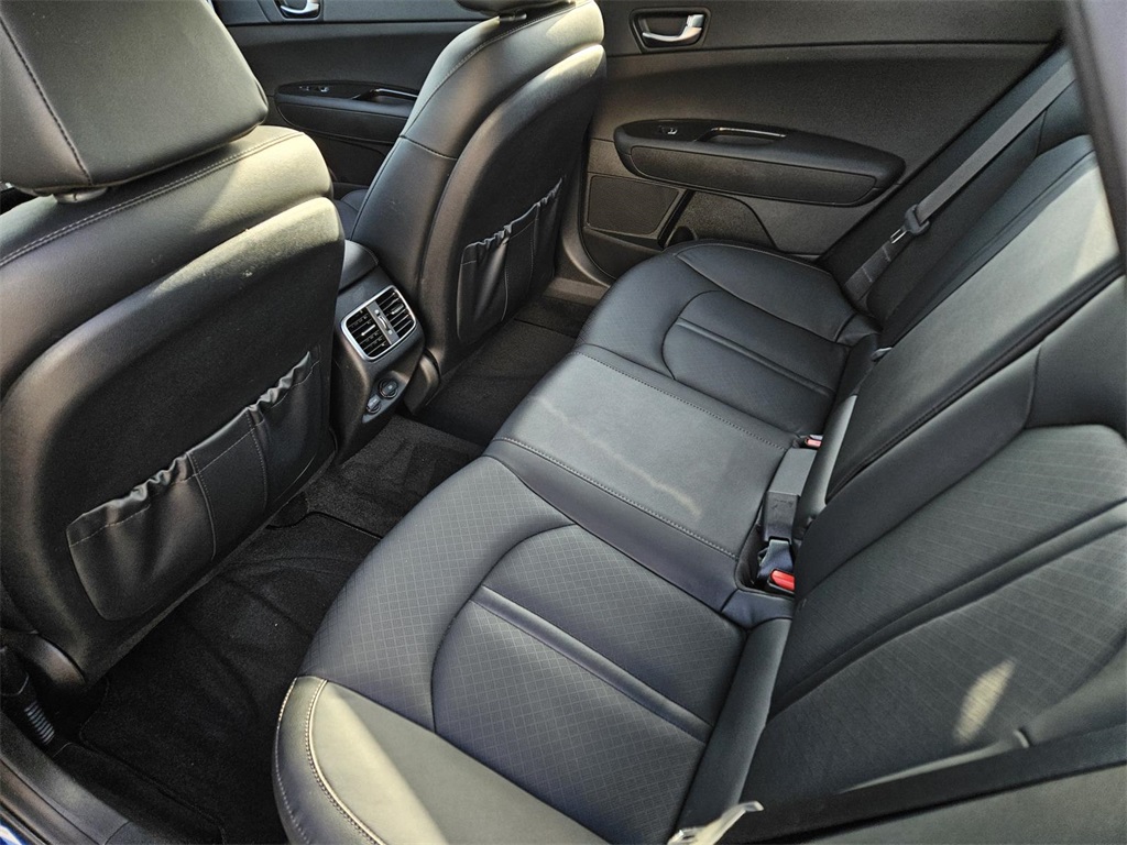 Vehicle image 10 of 30