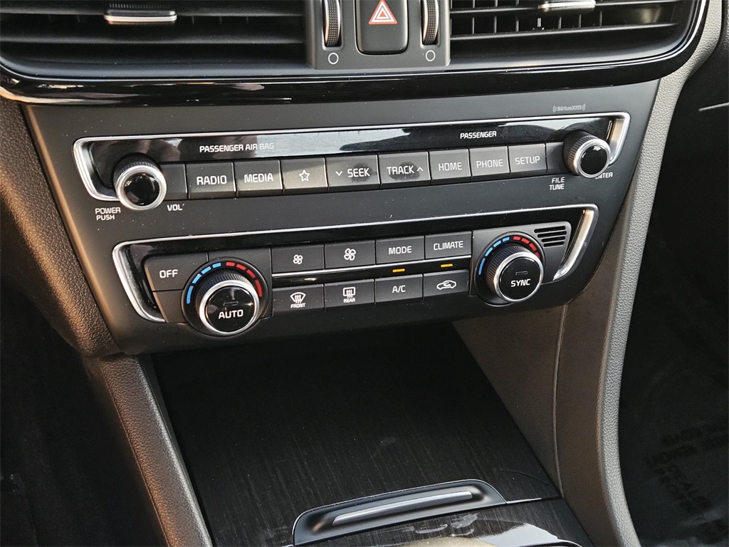 Vehicle image 21 of 30