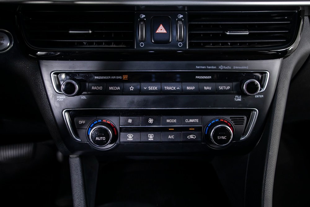 Vehicle image 27 of 40