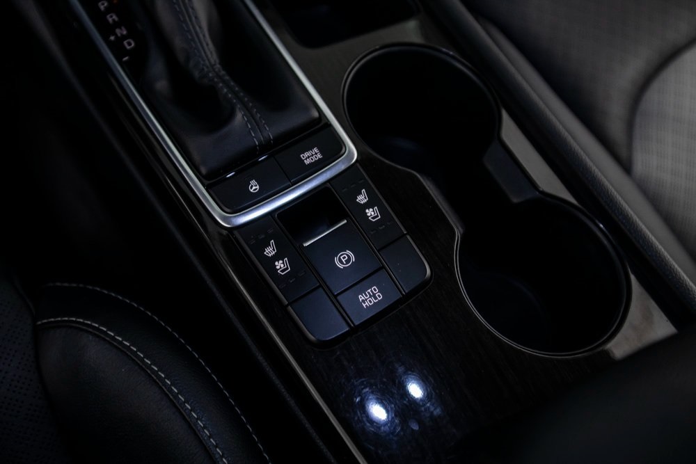 Vehicle image 30 of 40