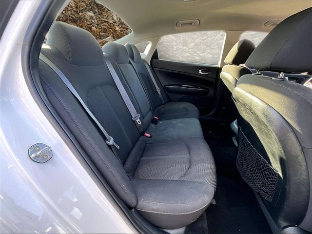 2020 Kia Optima LX Image 8 of 28