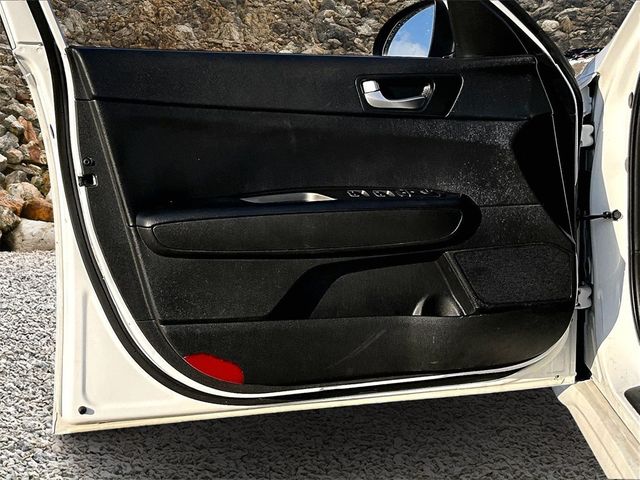 2020 Kia Optima LX Image 25 of 28