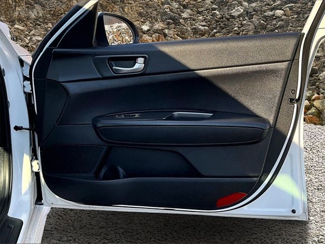 2020 Kia Optima LX Image 23 of 28