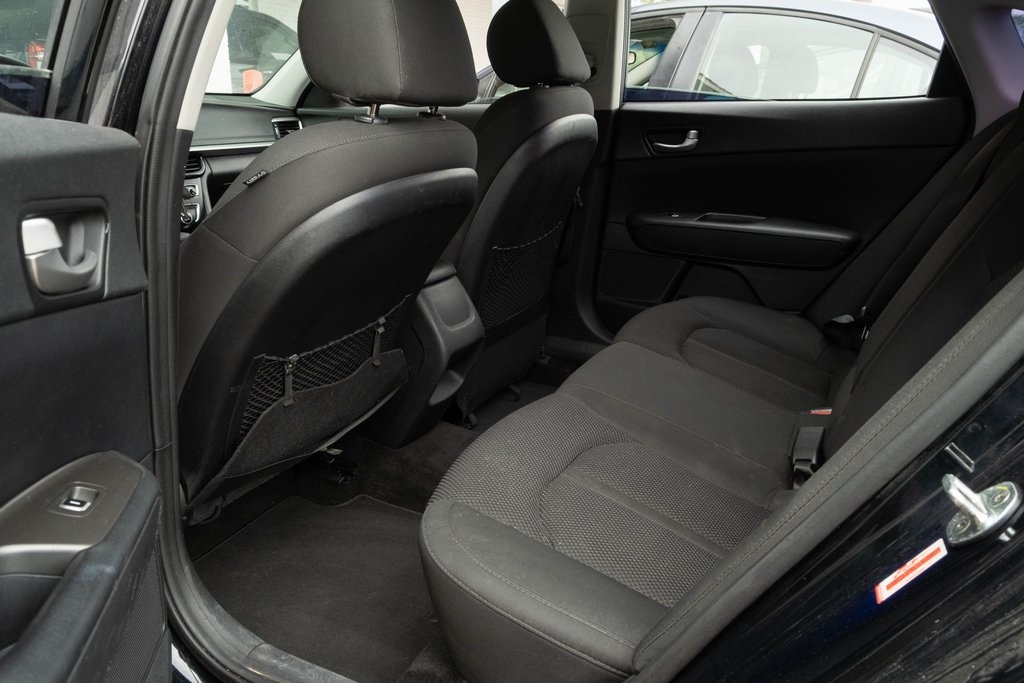 Vehicle image 15 of 18