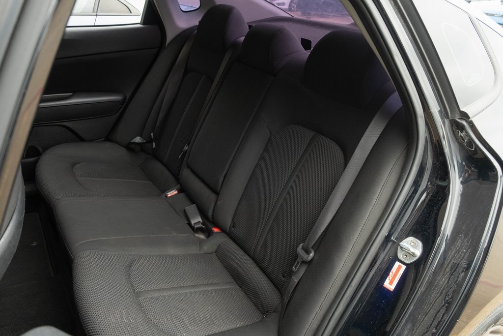 Vehicle image 16 of 18