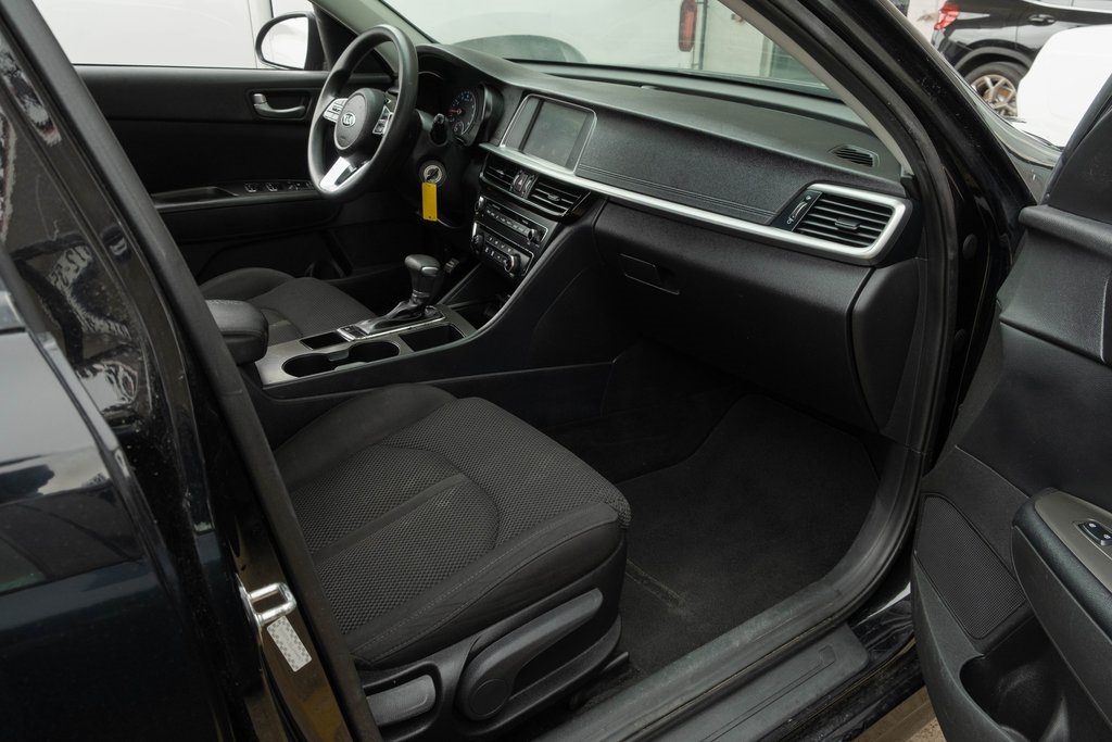 Vehicle image 11 of 18
