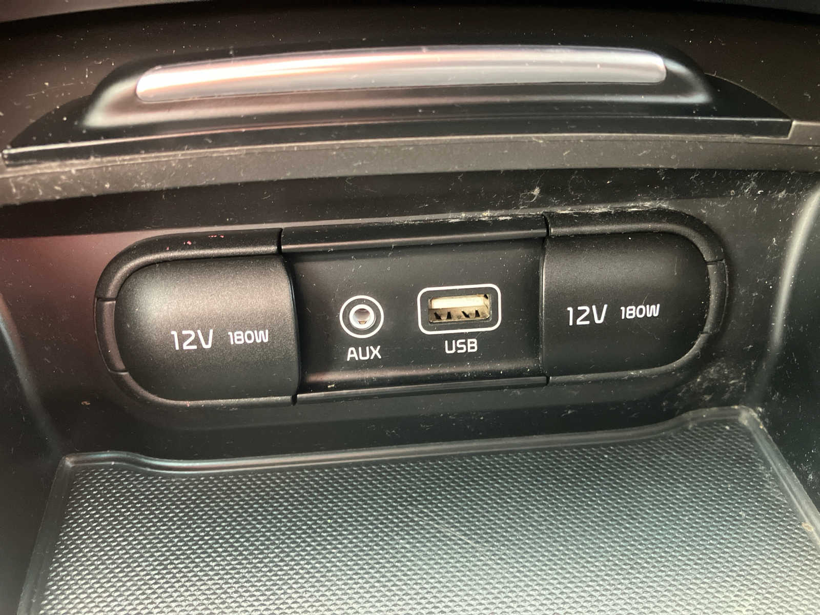 Vehicle image 24 of 28