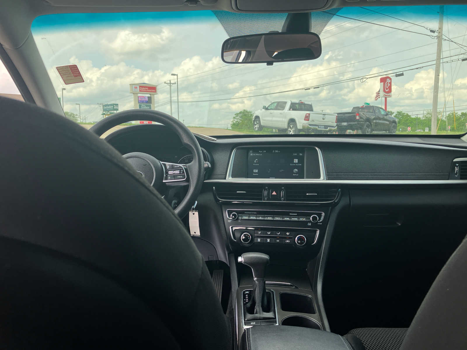 Vehicle image 27 of 28