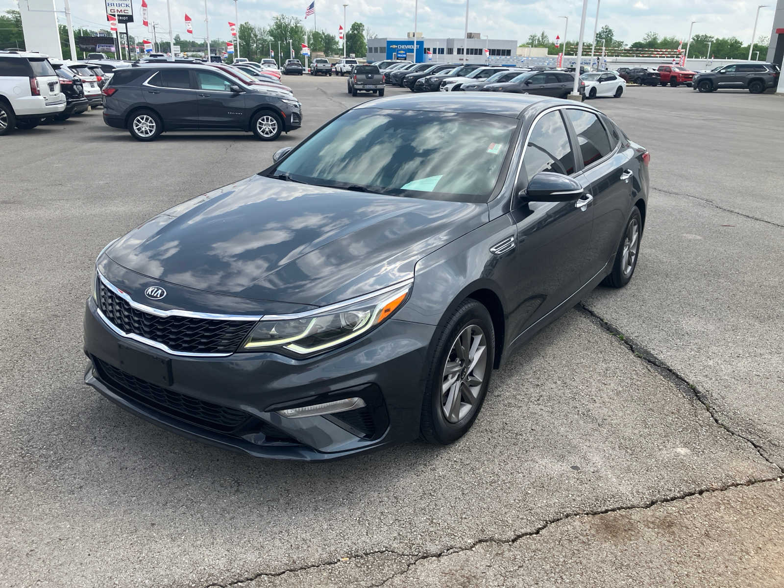 Vehicle image 8 of 28